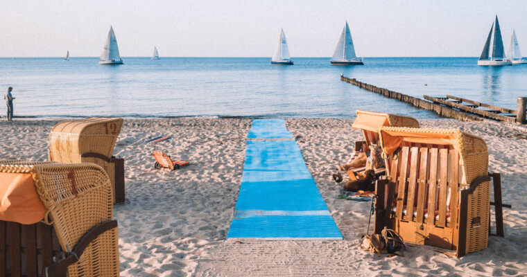 pathmat-strandweg-barrierefrei-installation-an-strand