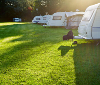 ecotrade-blog-terram-grassprotecta-rasengitter-camping-caravan-rasenschutz-wohnwagen-campingplatz