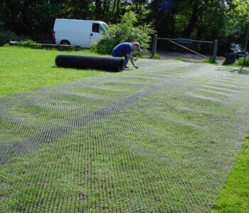 TERRAM-TurfProtecta-Produktbilder-Installation (2)