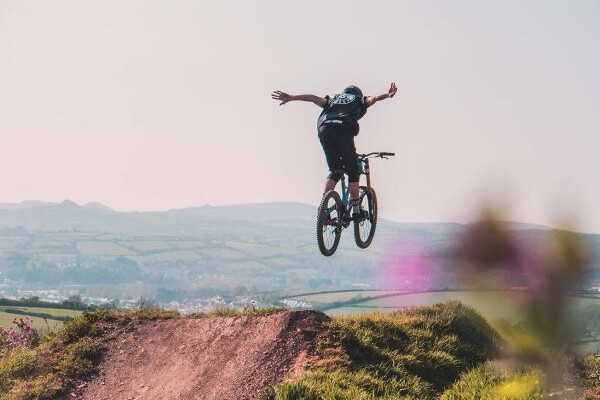 naturnaher-bikepark-bau-credit_carter-moorse-unsplash-9f9ec959